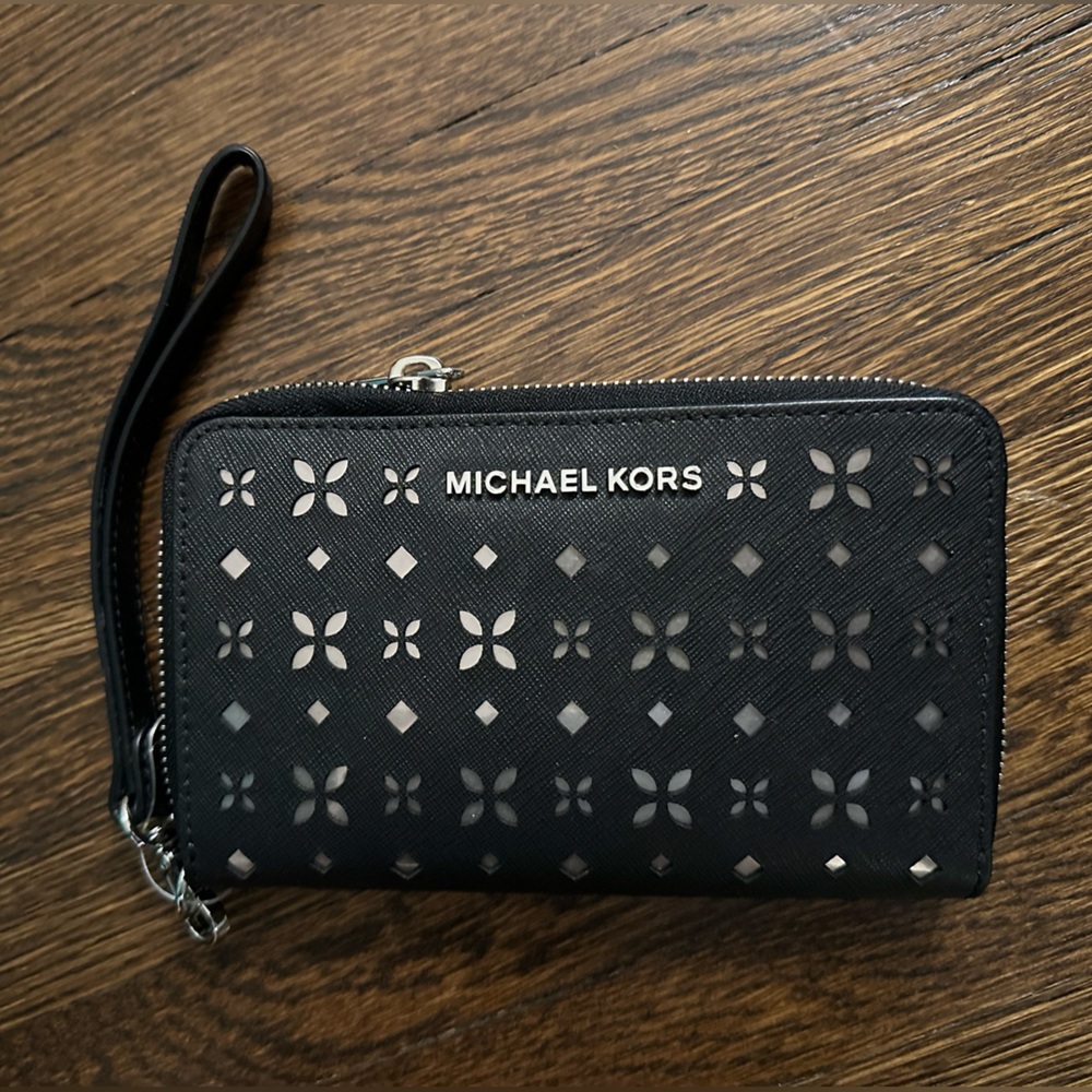 Michael Kors jet set wristlet
